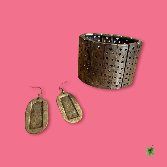 Bangle Bracelet and Earrings Set - Picture 2 of 4